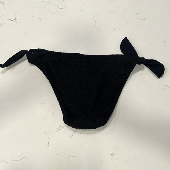 Black Lace Bikini - Picture 6 of 8